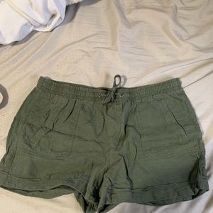 Reitmans loose shorts